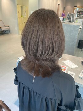 エテレ(etele) くびれレイヤーボブ×ベージュカラー