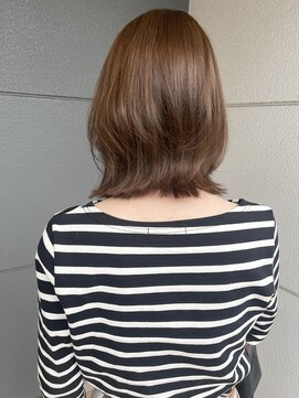ヘアーアイストゥーレ(HAIR ICI TRE) ボブ ベージュ ブリーチなし グレージュ 外ハネ 担当阿知波