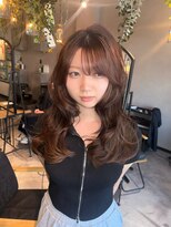 シキ(SHIKI) ブラウンカラー ナチュラルヘア 韓国風ヘア レイヤーカット