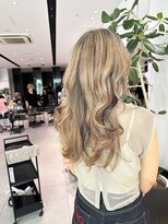 ステア ケース(stair case) 地毛残し ハイライト 白髪率10%