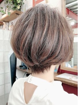 ルーファス 恵比寿 渋谷(Ruufus) 人気の脱白髪染めハイライトショート【Ruufus恵比寿渋谷】31575