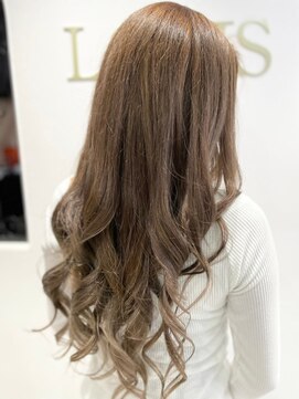 ラビス 浦和(Lovis) 魅力倍増カール/セミディ/シアーカラー/ダークアッシュ/姫カット