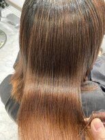 エスカーラ 表参道(THE ESCALA)&nbsp;@shino_ne197/うねって広がる悩みは縮毛矯正で解決！