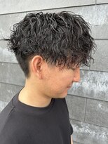 ヒュイル バイ ニアウ(Hwyl by Niau) メンズマッシュパーマツイストスパイラルパーマニュアンスパーマ