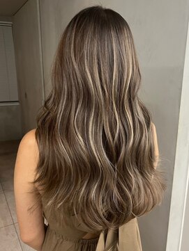 パトゥ 烏丸(patou) ハイライトレイヤーカットダブルカラーオージュア