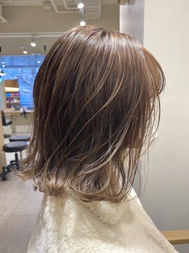 エトラ 渋谷店(etora) ハイライトベージュ　モカベージュ　ミディアム　くびれ巻き