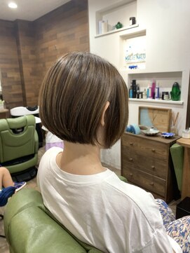 マーリエナル(MALIE NALU) レディースショートカット