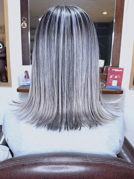 ブレイズヘアー(BLAZEhair) 【育児休暇カラー】ホワイトバレイヤージュ×ブリーチ２回