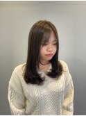 ローレイヤーとオリーブベージュで大人可愛く