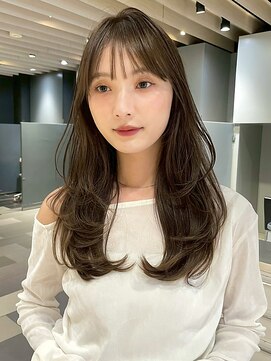 クィーンズガーデンバイケーツーギンザ(QUEEN’S GARDEN by K two GINZA) 顔まわりカット/レイヤーカット/ミルクティーベージュ