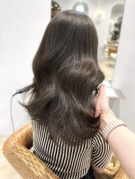 ティエラ 原宿 表参道(Tierra) 【関日葉里】透明感オリーブグレージュ