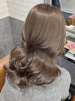 ルノン フィージュ(LUNON fieju)&nbsp;黒髪クラゲヘアーオリーブグレー小顔ココアベージュ