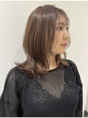 レイヤーたっぷりくびれミディアム