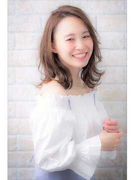 ソア 武蔵小杉(SOAR) 大人ガーリーフェザーバングピンクベージュくせ毛カットボブルフ