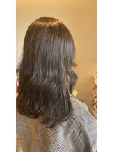 ヘアーズ イン フォルム アーツ(hairs in folm Arts) グレージュ