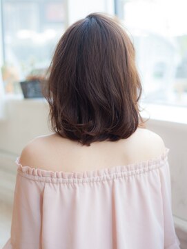 マイラ 銀座(myla) くびレイヤー斜めバングレージュデザインカラーシルキーベージュ