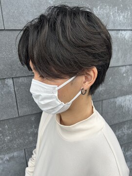 ヒュイル バイ ニアウ(Hwyl by Niau) メンズマッシュセンターパートスパイラルパーマニュアンスパーマ