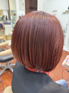 ラディシュ さがみ野(RADISH) 大人ガーリー ローズレッド プリカール 小顔 丸みショートボブ