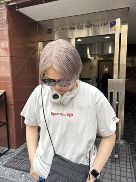 キュリオ(CURIO) ホワイトベージュ×ショート