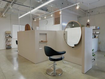 アドール(ADOLLE)の写真/お客様としっかり向き合いあなたのなりたいを叶えます！全席半個室でリラックスしながら美髪を手に入れる♪