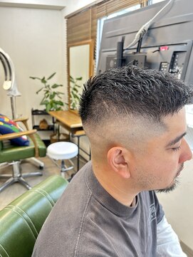 ピーシーズ(pieces) ボウズスキンフェード