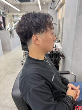 オルカ(ORCA) スパイラルパーマ/センターパート/シャドウパーマ/新宿/丸山