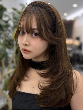 リア(riah) 韓国ヘアーハッシュカットレイヤーカットハイライトカラー