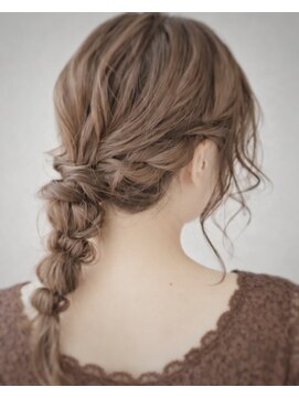 バイモア(219 by MORE) お呼ばれヘア