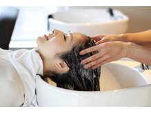 ヨーロー(YOLO)の雰囲気（水素ヘアエステは髪の内側から水分と油分を補給し艶髪へ<五反田>）