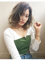 グラデーションカラーハイライトひし形くびれセミディ
