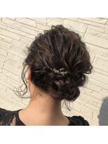 アプリティア&nbsp;【結婚式におすすめ】華やかアップアレンジ  別府／大分