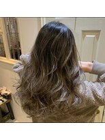 ヴィコロ(vicolo) 人気No.1!グレージュバレイヤージュ