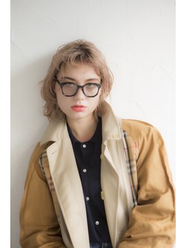 ミエルヘアーエスト 新宿店(mielhair est) 外ハネハイトーンミニボブ