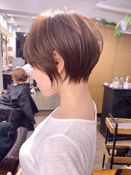 アヴァロン(AVALON) 30、40代にオススメ☆絶壁解消×大人ショート