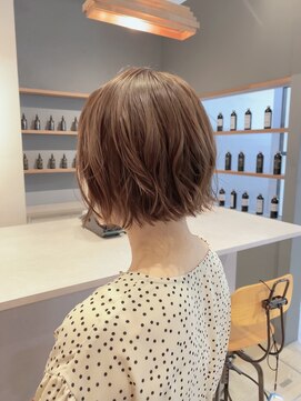 フランチェスカドット(francesca.) ミルクティーベージュ×切りっぱなしボブ【竹中慎治】梅田