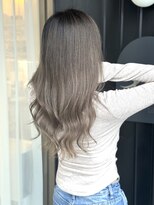 リーラ(Lila) プリンの目立たない退色を活かしたシャドールーツ★