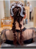 編み下ろしツインポニー　～結婚式お呼ばれヘア～