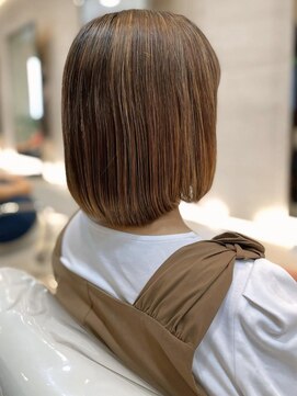 ザビー(THE B) 本八幡×アディクシーカラー×ミディアムボブ