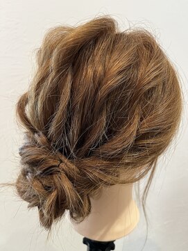 ナナマルサン(703) ☆ゆるふわルーズ編み込みシニヨン☆