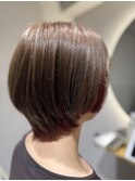 ツートーンデザイン×ショートボブ