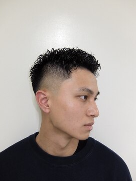 アップバングスパイキーショートパーマ