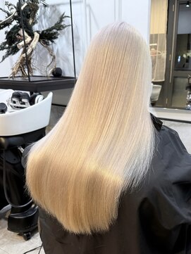 アルトラ(ALTLA) ホワイトブロンドカラー