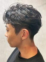 ディスイズバーバーフォース(THIS IS BARBER 4th)&nbsp;メンズショート ツーブロック ニュアンスパーマ ビジネスヘア
