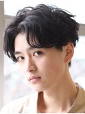 ツーブロック＆ネープレスの中分け無造作アンニュイマットボブ