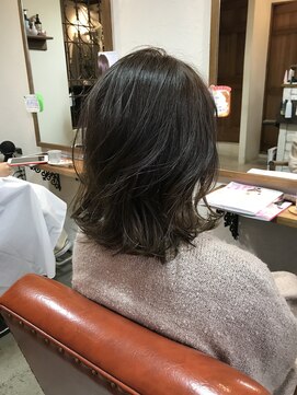 モカ ヘアーデザイン(moca HAIR DESIGN) アッシュグレーの外ハネボブ