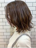 白髪ぼかしナチュラルハイライト×サンドベージュ セミディ K
