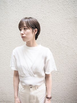 コニ(Coni) ♪Coni♪20代３０代人気ハンサムショート/耳掛けひし形ショート