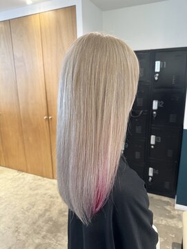 ヘアーブレイス(hair brace) ブリーチ2回ホワイトベージュ×インナー　stylist聖斗