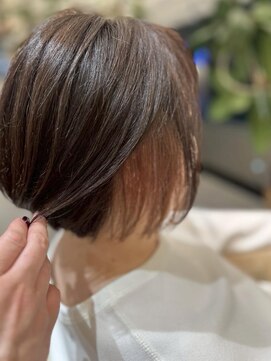 フリップビーアヴェダ(FLIP B AVEDA) 本八幡×インナーカラー×ケアブリーチ×ショートボブ