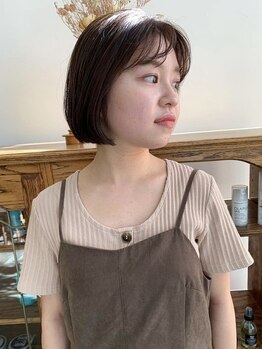 モクレン(mokuren.)の写真/骨格,顔の形,髪質,お悩みを見極めて丁寧に施術。デザイン性のある似合わせカットでより好印象な雰囲気へ◎